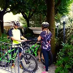فندق Delle Ortensie فيوجّي